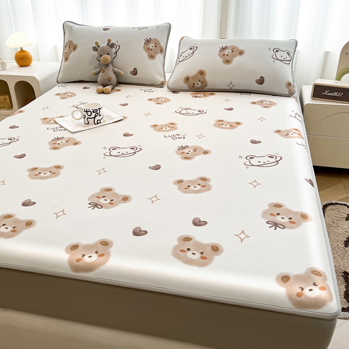 91家纺网 家纺一手货源 找家纺 2025春夏新款独家研发太空层凉感软席冰丝印花凉席床笠款 黄油小熊