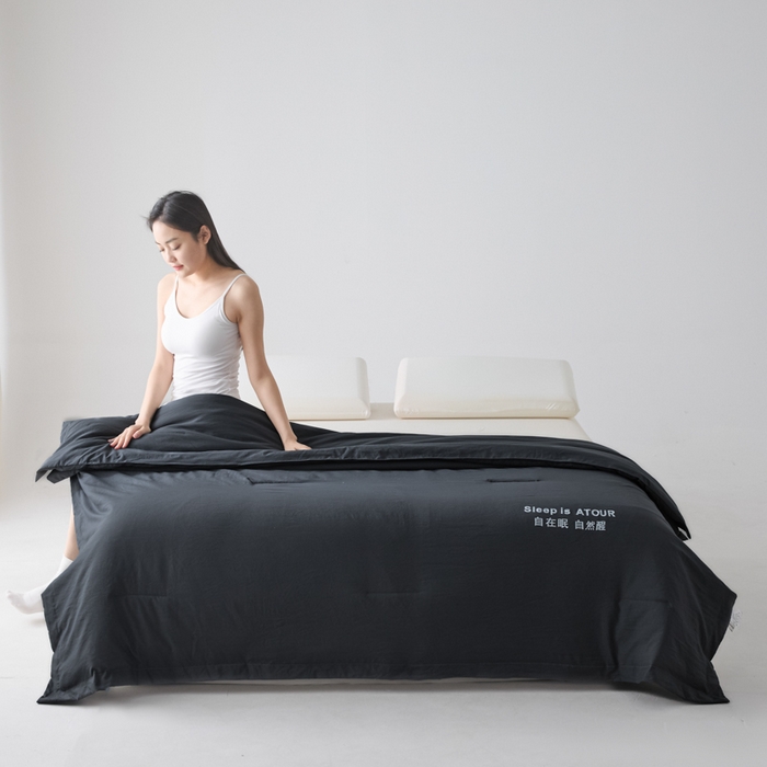 91家纺网 家纺一手货源 找家纺 暖芯家纺 2025新款亚朵同款深睡Pro夏被自在眠自然醒 深灰