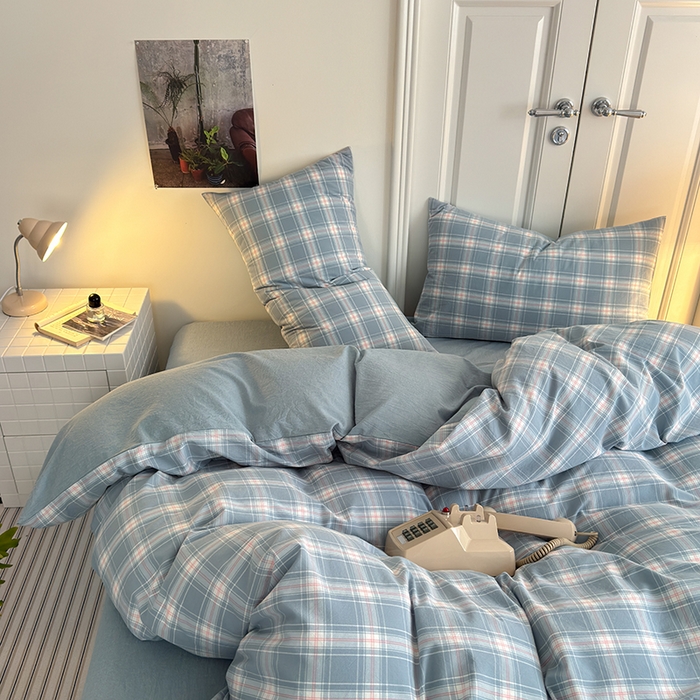 91家纺网 家纺一手货源 找家纺 玖弘家居 2025新款水洗棉格子系列四件套 柔光格蓝