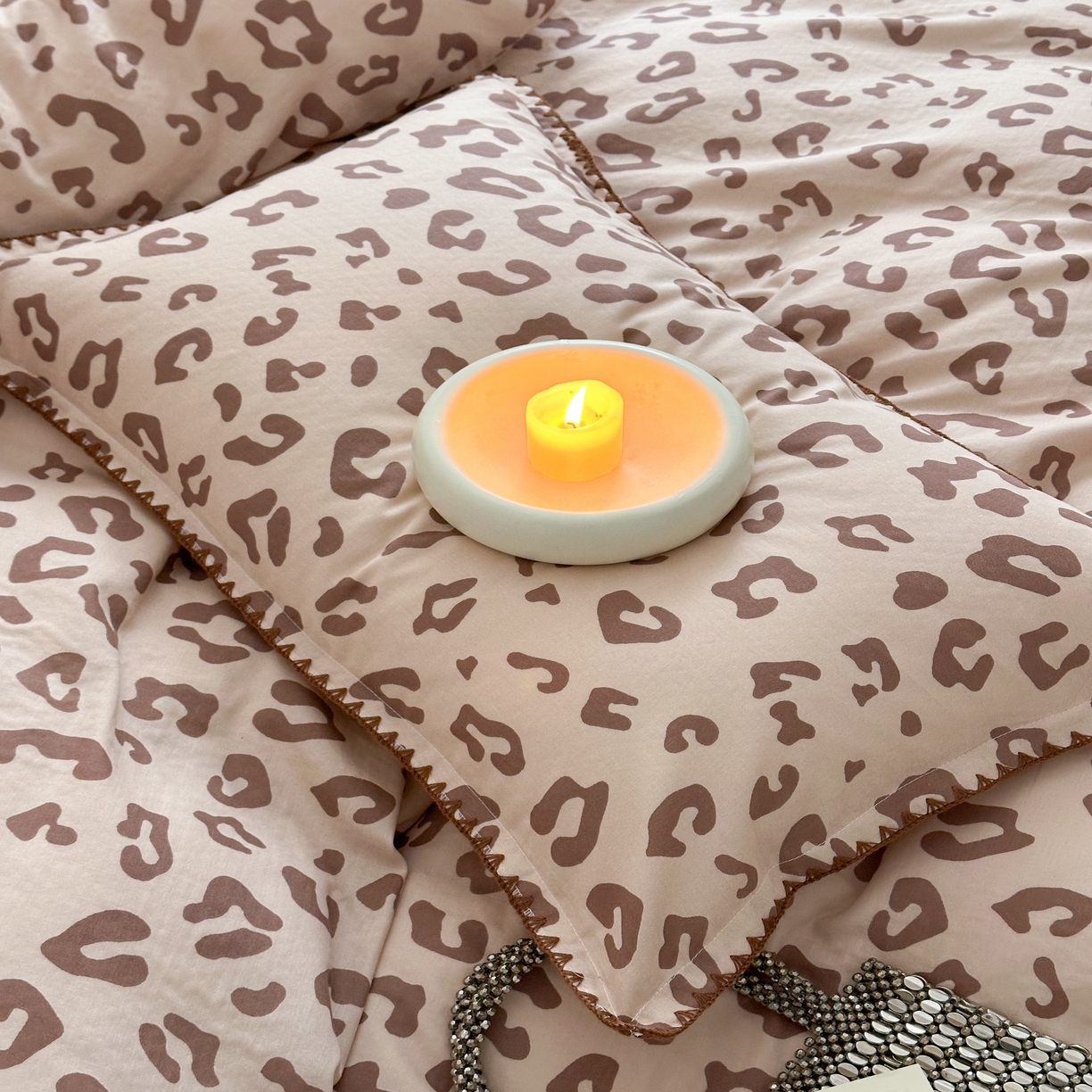 91家纺网 家纺一手货源 找家纺 2025新款春夏新品工艺款全棉双层纱贝壳边四件套 星野