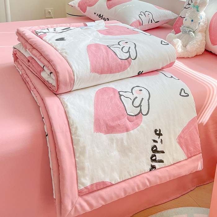 91家纺网 家纺一手货源 找家纺 一加一 2025新款A棉B水洗棉大豆夏被四件套 爱心粉兔