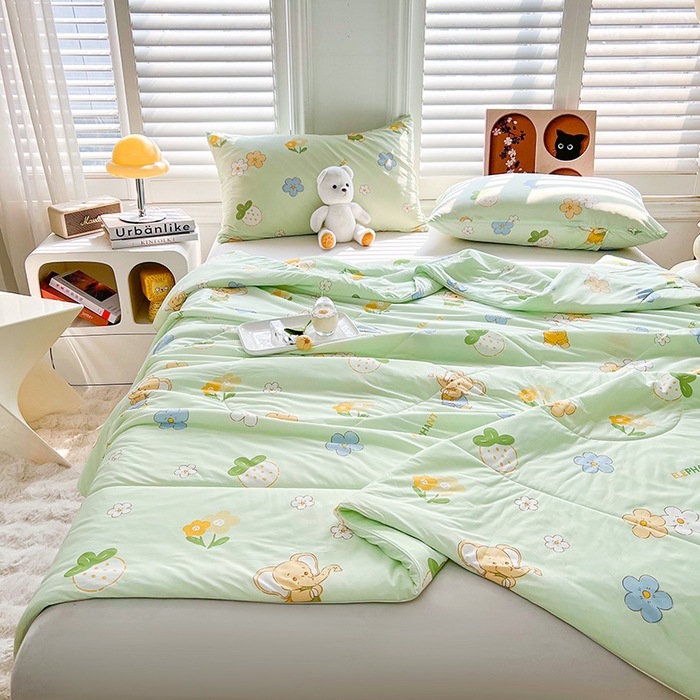 91家纺网 家纺一手货源 找家纺 好梦来家纺（原锦茂家纺） 2025新款印花凉感丝抗菌夏被 花园里