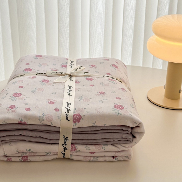 91家纺网 家纺一手货源 找家纺 塞纳 2026新款.全棉有氧双层纱四件套-场景一 艾莉花园-杏