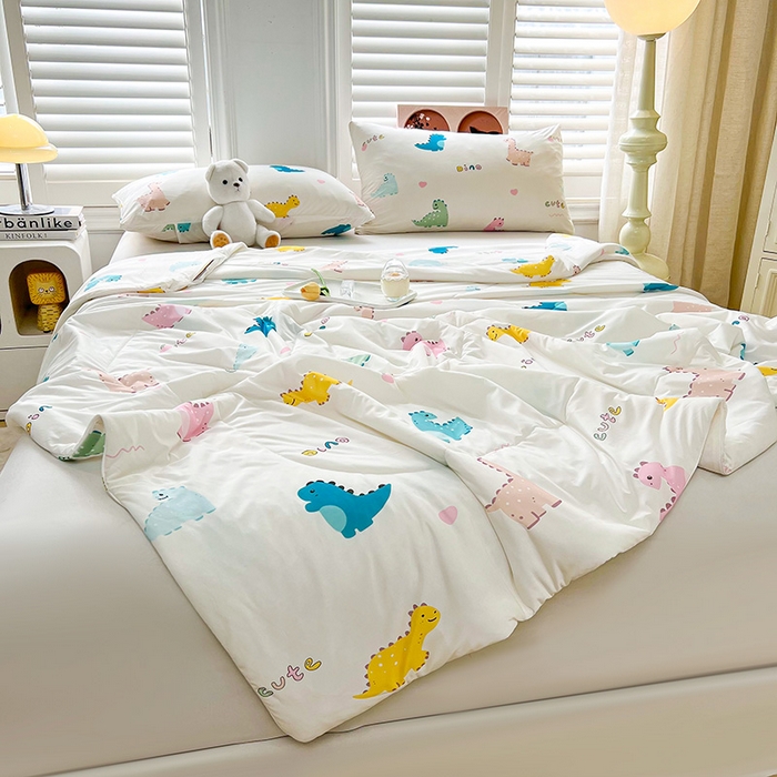 91家纺网 家纺一手货源 找家纺 好梦来家纺（原锦茂家纺） 2026新款印花凉感丝抗菌夏被 时尚恐龙