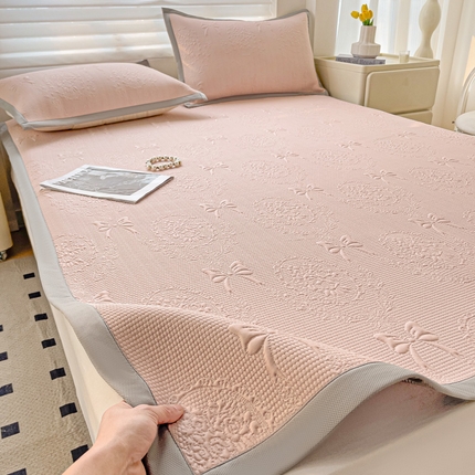 91家纺网 家纺一手货源 找家纺 （总）富馨莱 2025新款A类480克PE凉感凉豆豆凉席三件套和单件平铺款