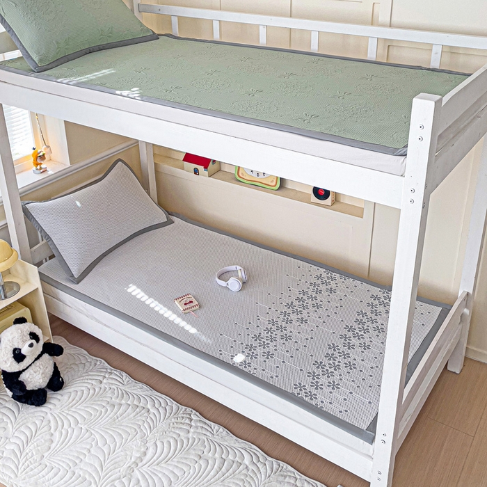 91家纺网 家纺一手货源 找家纺 富馨莱 2025新款A类480克PE凉感凉豆豆凉席三件套和单件学生款 倾城