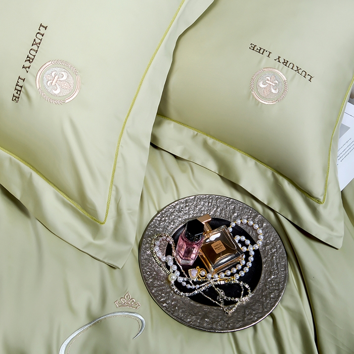 91家纺网 家纺一手货源 找家纺 U品汇 2025新款60s支贡缎长绒棉刺绣花四件套纯棉全棉100%棉礼盒包装 简凡-抹茶绿