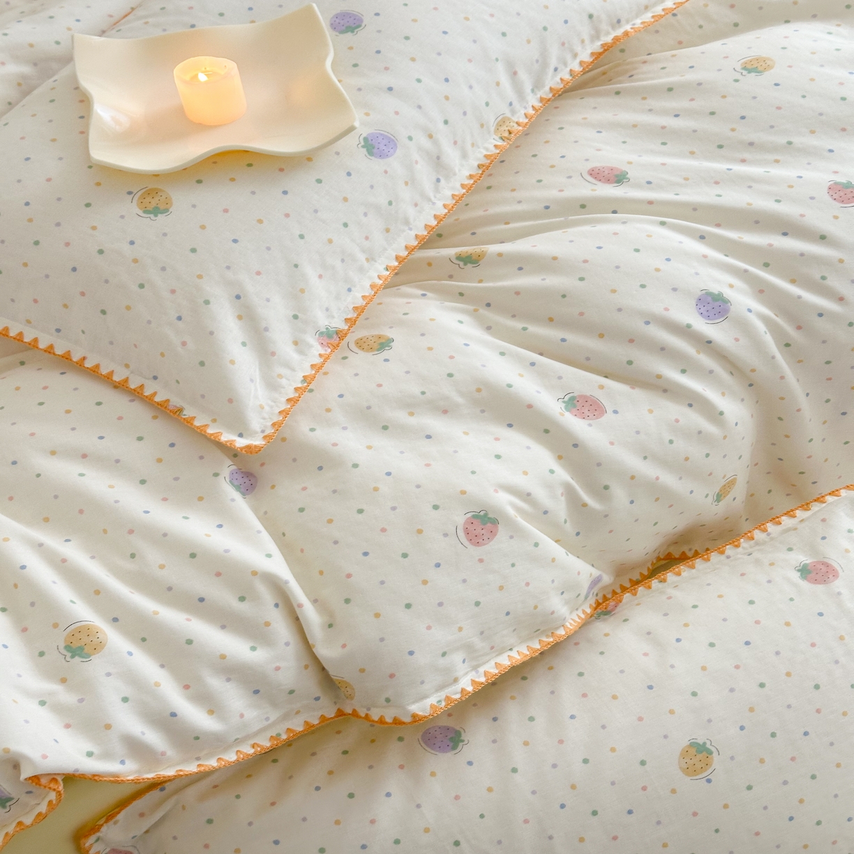 91家纺网 家纺一手货源 找家纺 2025新款工艺款全棉双层纱小清新贝壳边四件套 奶球