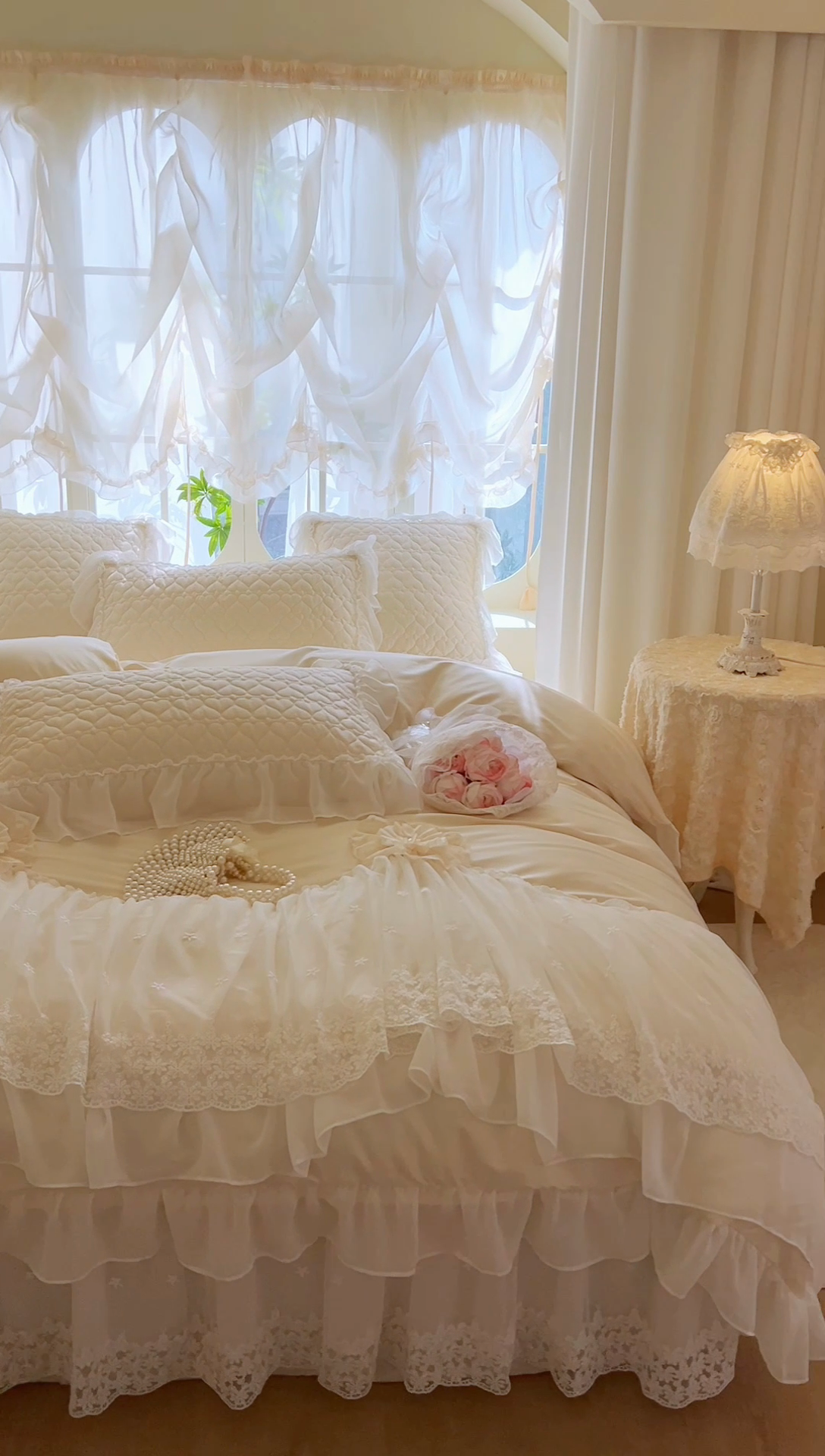 91家纺网 家纺一手货源 找家纺 亲亲公主家纺2025新款100支长绒棉全棉蕾丝夹棉床盖四件套-巴黎春天 巴黎春天-米色