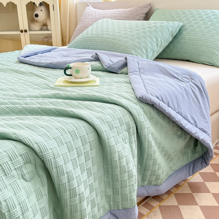 91家纺网 家纺一手货源 找家纺 欧邦 2025新款华夫格水洗棉夏被 绿＋蓝