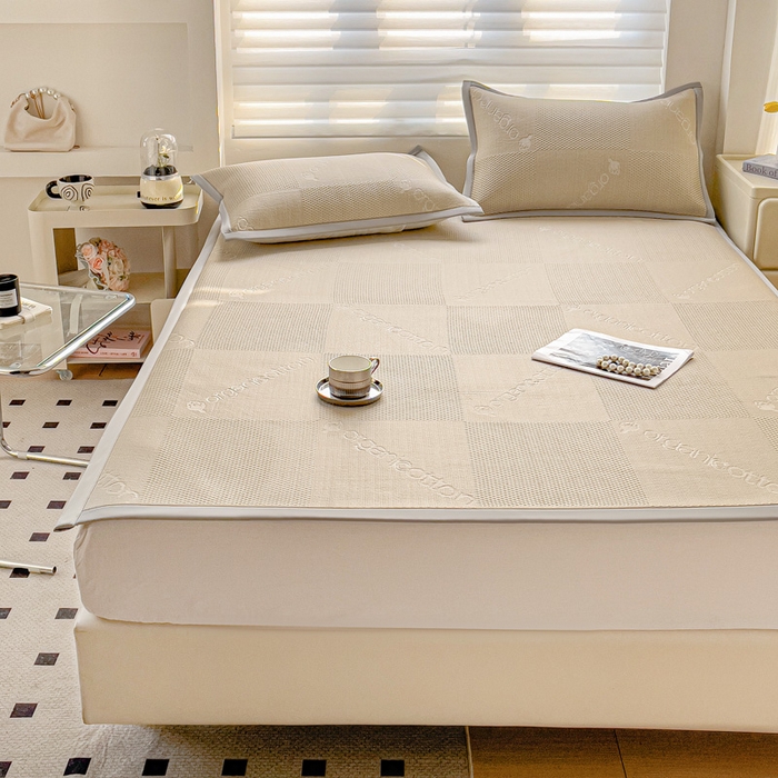 91家纺网 家纺一手货源 找家纺 富馨莱 2025新款A类480克PE凉感凉豆豆凉席三件套和单件平铺款 绅士咖