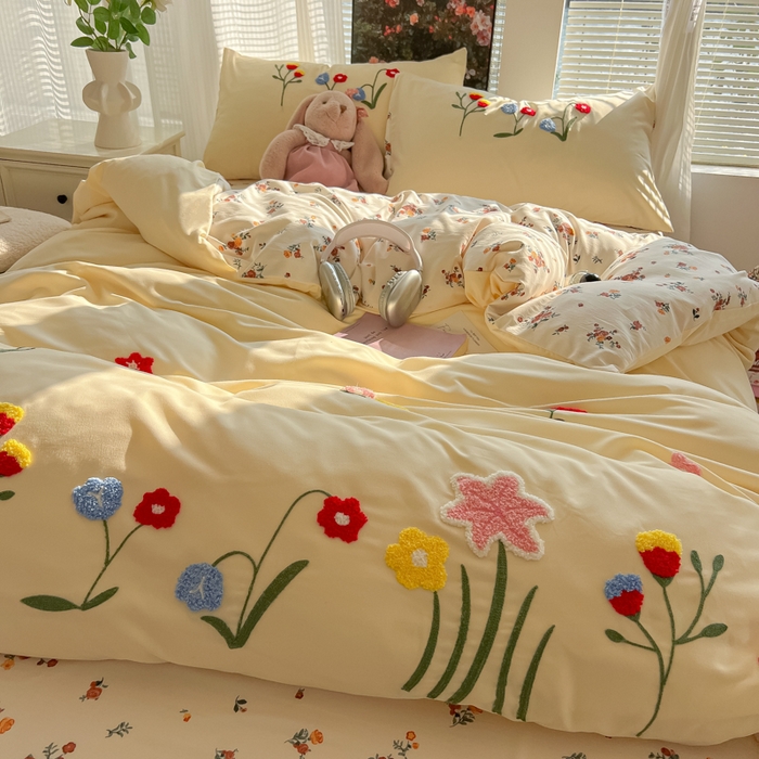 91家纺网 家纺一手货源 找家纺 子钦家纺 2025新款云朵棉毛巾绣床单床笠四件套宿舍儿童-繁花似锦 奶白