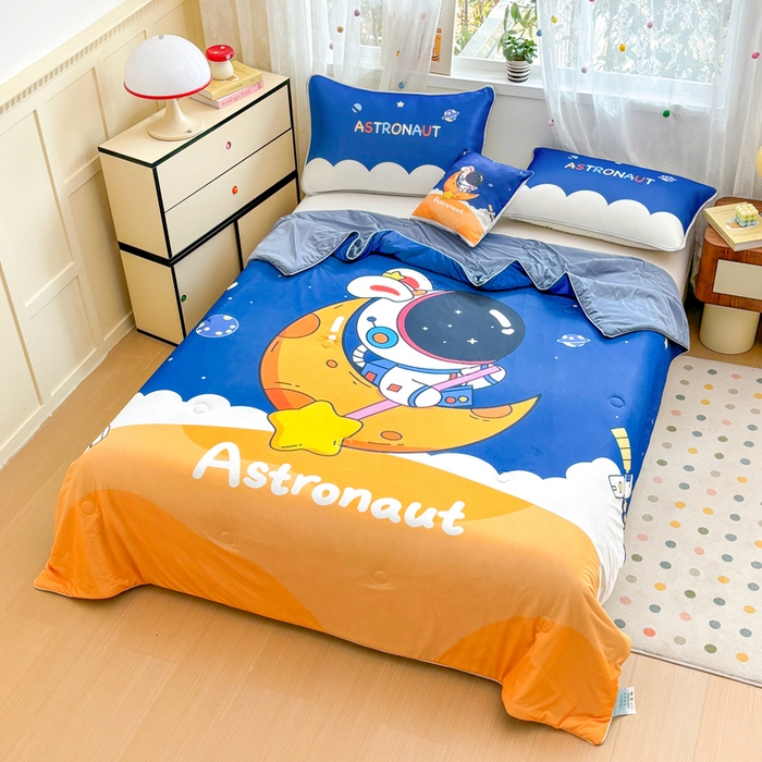 91家纺网 家纺一手货源 找家纺 ds生活馆 2025新款A类大版卡通凉感丝夏被 流浪太空