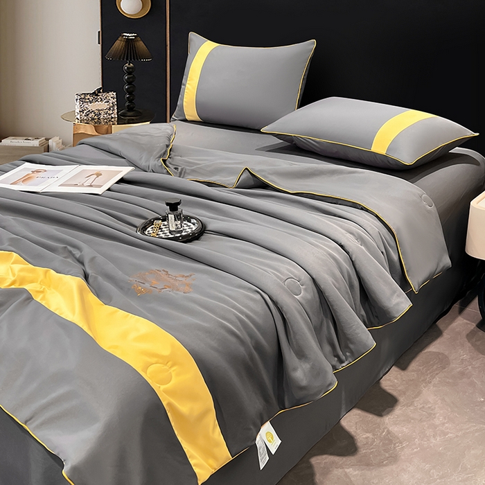 91家纺网 家纺一手货源 找家纺 梦舒羽 2025新款清凉舒适水洗冰丝双拼亮钻夏被四件套 双拼亮钻太空灰