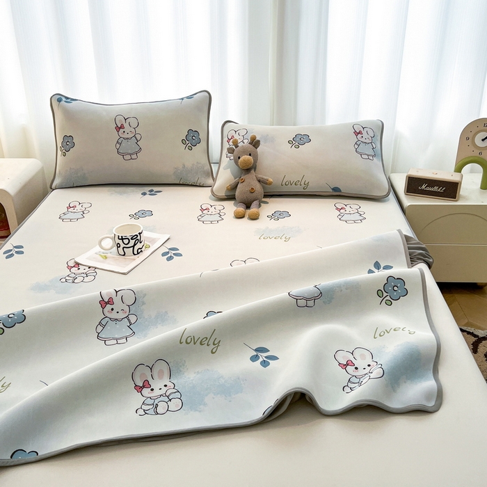 91家纺网 家纺一手货源 找家纺 2025春夏新款独家研发太空层凉感软席冰丝印花凉席床笠款 安妮兔