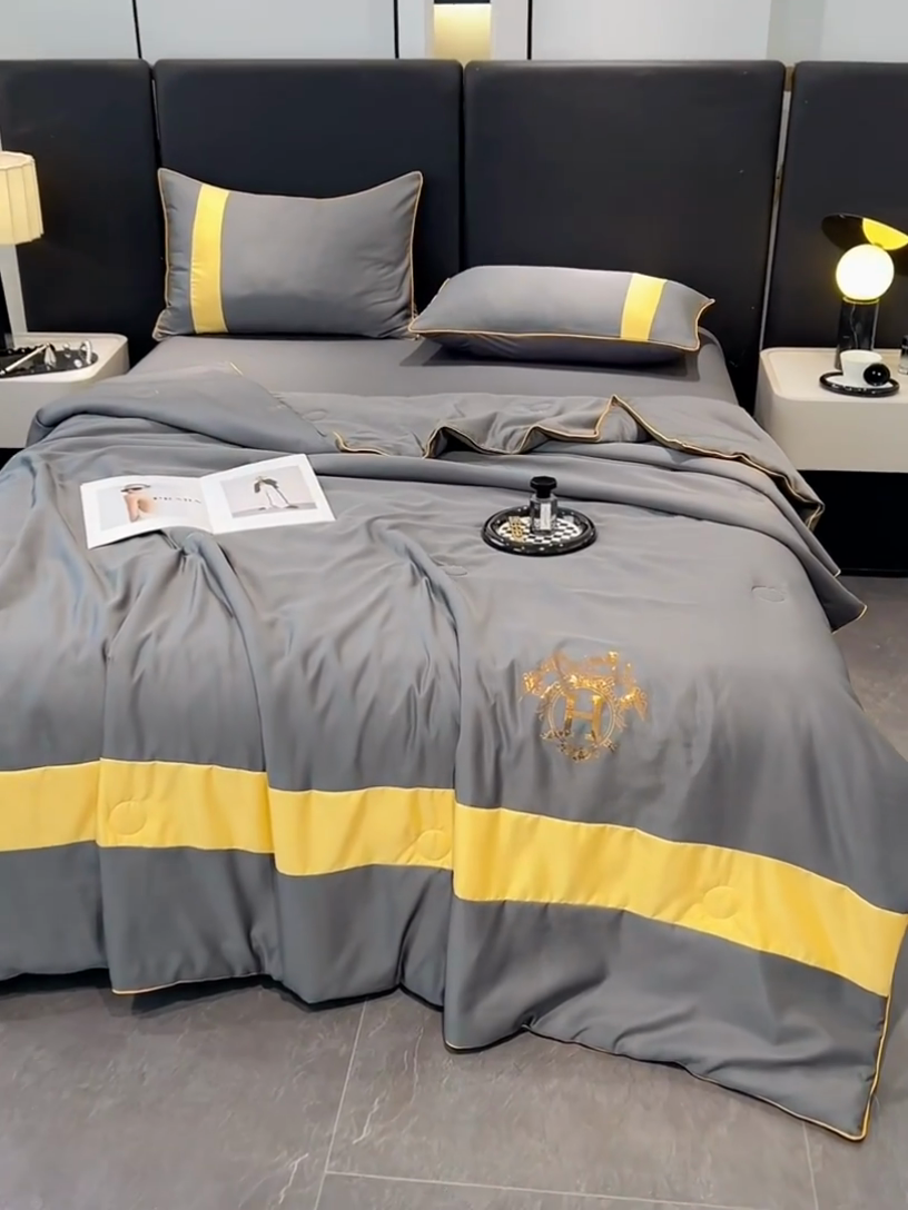 91家纺网 家纺一手货源 找家纺 梦舒羽 2025新款清凉舒适水洗冰丝双拼亮钻夏被 双拼亮钻太空灰