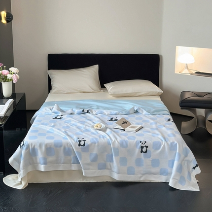 91家纺网 家纺一手货源 找家纺 茧羽世家 2025新款天丝银萃沁氧抗菌系列夏被子被芯 熊猫趣格