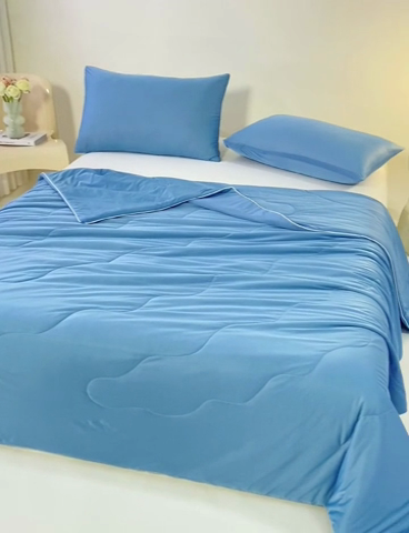 91家纺网 家纺一手货源 找家纺 好梦来家纺（原锦茂家纺） 2025新款印花凉感丝抗菌夏被 深蓝