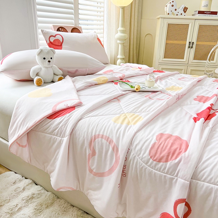 91家纺网 家纺一手货源 找家纺 好梦来家纺（原锦茂家纺） 2025新款印花凉感丝抗菌夏被 小欣喜