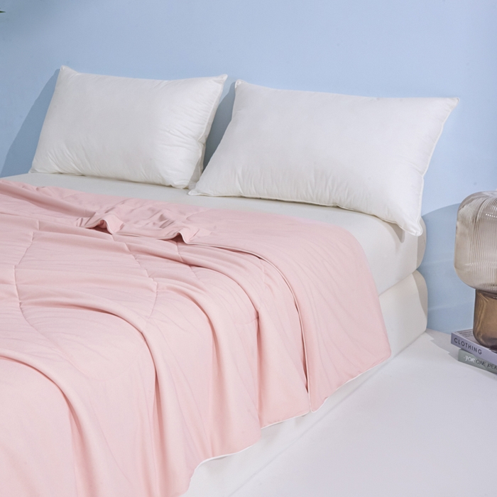 91家纺网 家纺一手货源 找家纺 库里梦家纺 2025新款A类母婴级礼盒装深海水藻凉感被夏被 桃花粉