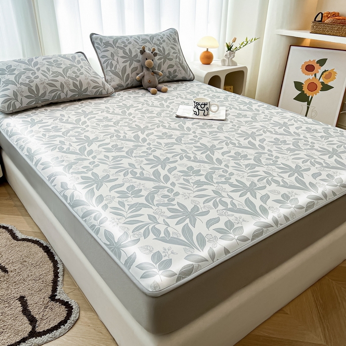 91家纺网 家纺一手货源 找家纺 2025春夏新款独家研发太空层凉感软席冰丝印花凉席床笠款 绿茵