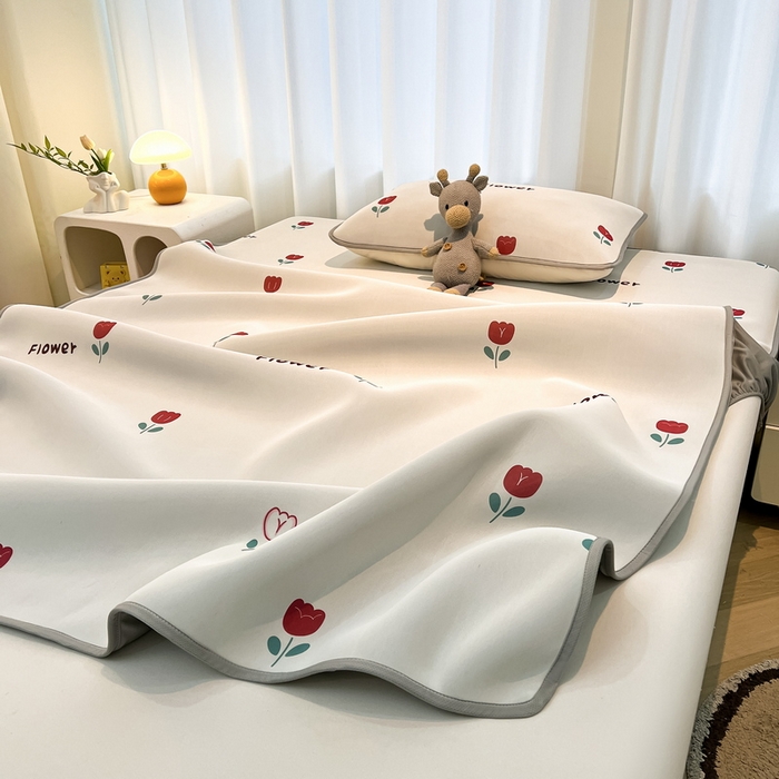 91家纺网 家纺一手货源 找家纺 2025春夏新款独家研发太空层凉感软席冰丝印花凉席床笠款 花语