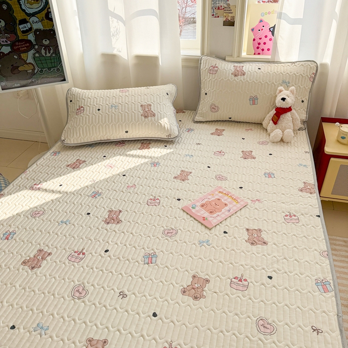 91家纺网 家纺一手货源 找家纺 慕尚家纺 2025新款小清新凉感丝乳胶席 甜品小熊