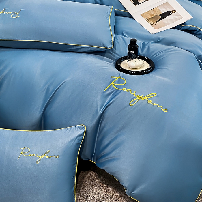 91家纺网 家纺一手货源 找家纺 富宁2025新款水洗真丝时光字母冰丝刺绣四件套 宾利蓝