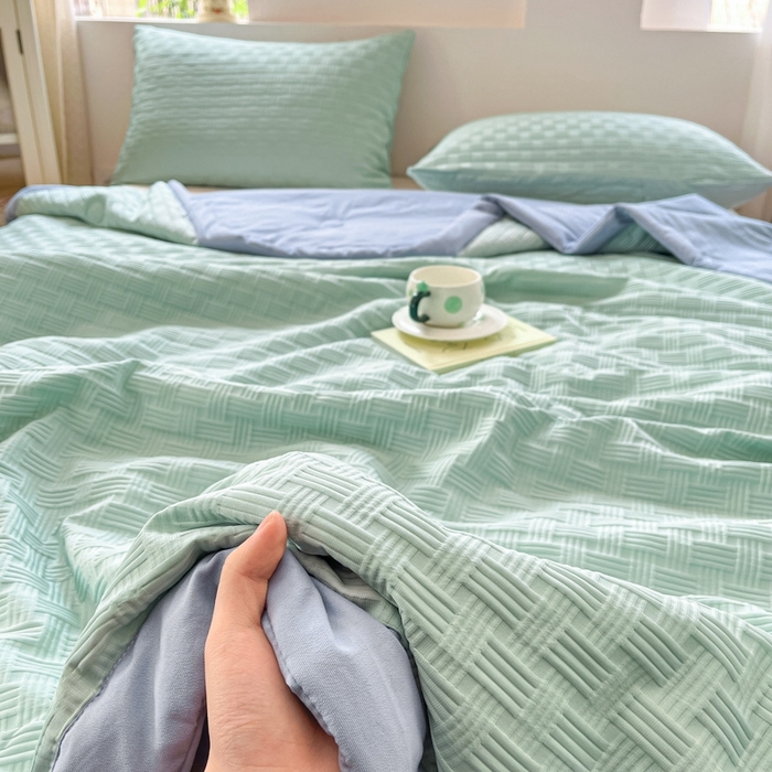 91家纺网 家纺一手货源 找家纺 欧邦 2025新款华夫格水洗棉夏被 绿＋蓝