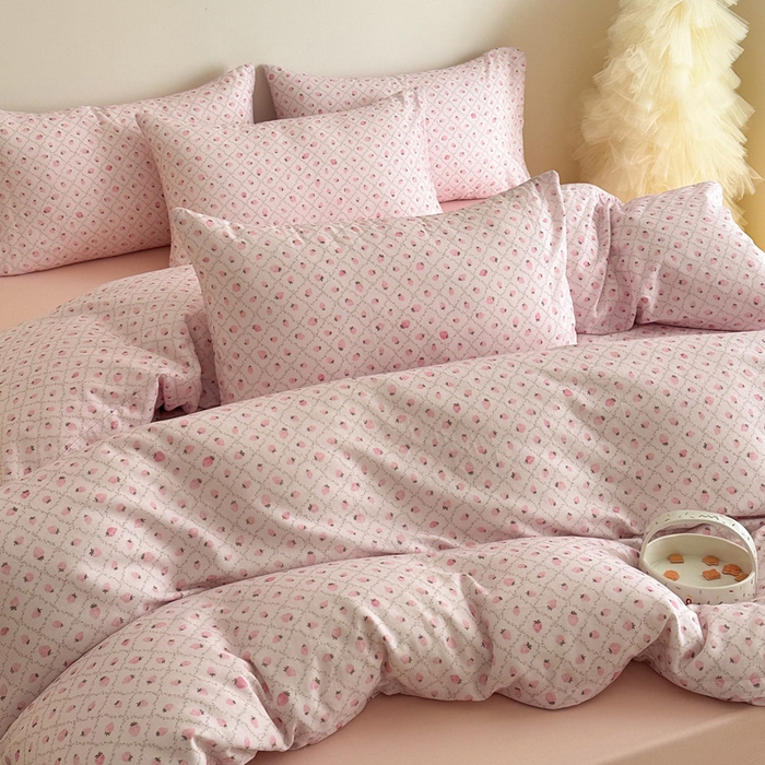 91家纺网 家纺一手货源 找家纺 塞纳 2026新款.全棉有氧双层纱四件套-场景一 奶油草莓-紫