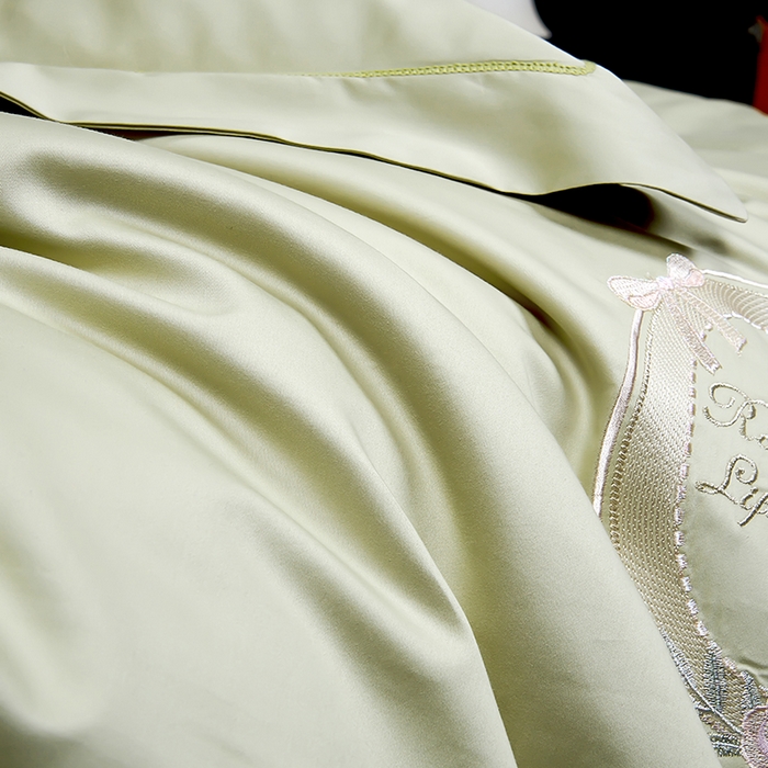 91家纺网 家纺一手货源 找家纺 U品汇 2025新款60s支贡缎长绒棉刺绣花四件套纯棉全棉100%棉礼盒包装 安妮贝尔-抹茶绿