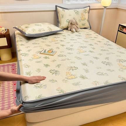 91家纺网 家纺一手货源 找家纺 沐慕 2025新款高克重600D冰丝印花冰藤床笠 床笠-叶子小兔