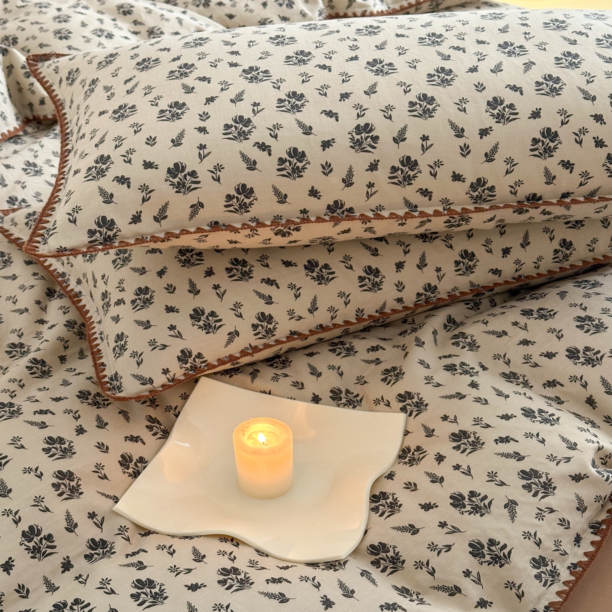 91家纺网 家纺一手货源 找家纺 2025新款工艺款全棉双层纱小清新贝壳边四件套 婉墨