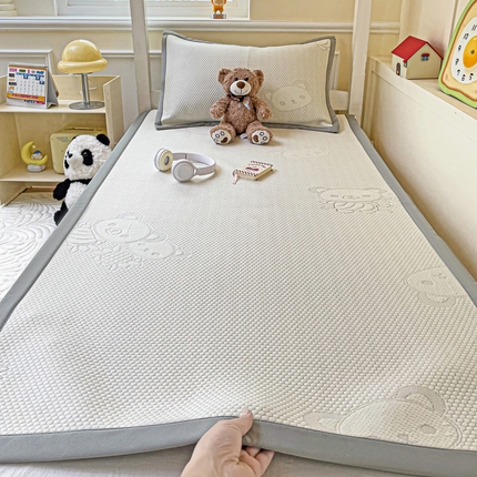 91家纺网 家纺一手货源 找家纺 （总）富馨莱 2025新款A类480克PE凉感凉豆豆凉席三件套和单件学生款