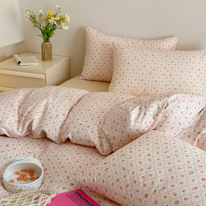 91家纺网 家纺一手货源 找家纺 塞纳 2026新款.全棉有氧双层纱四件套-场景一 奶油草莓-咖