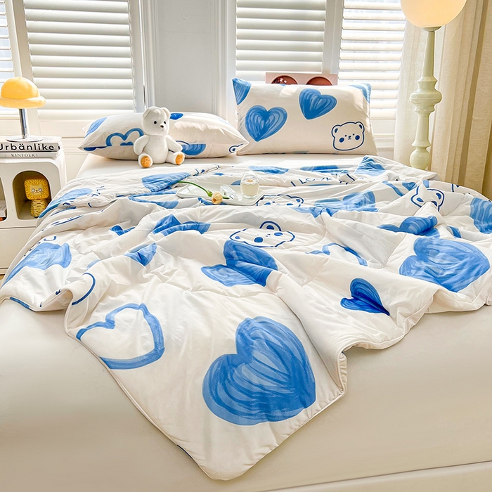 91家纺网 家纺一手货源 找家纺 好梦来家纺（原锦茂家纺） 2025新款印花凉感丝抗菌夏被 爱心熊