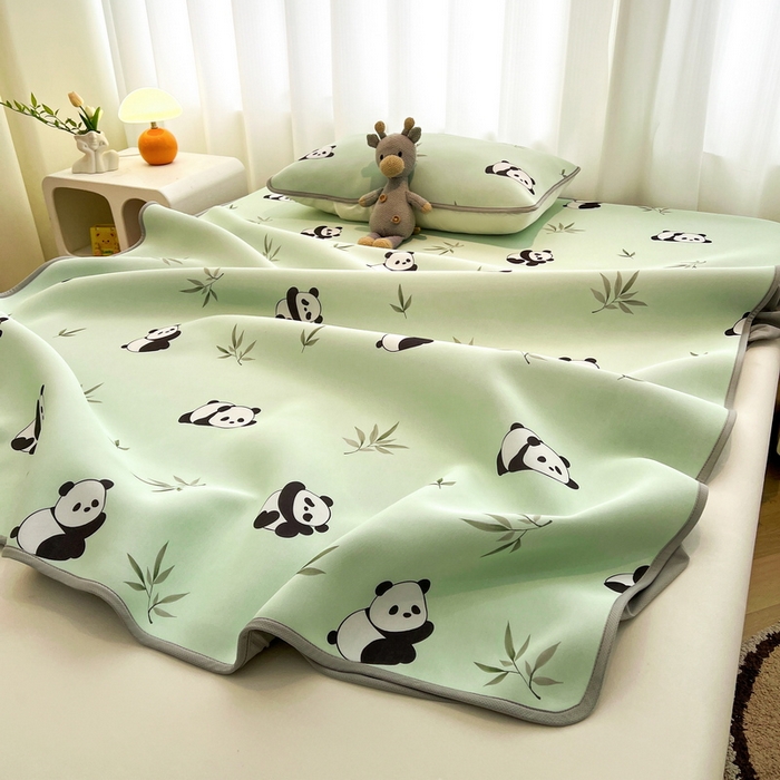 91家纺网 家纺一手货源 找家纺 2025春夏新款独家研发太空层凉感软席冰丝印花凉席床笠款 小熊猫