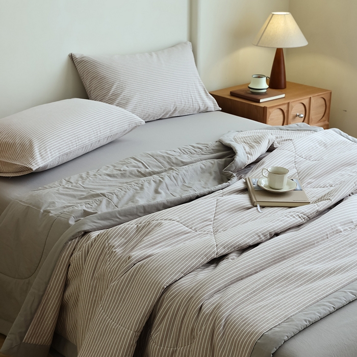 91家纺网 家纺一手货源 找家纺 雯雨家纺 2025新款A类无印风里外全棉纯棉水洗棉新疆棉花夏被夏凉被空调被 米细条