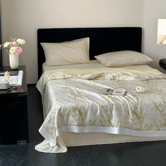 91家纺网 家纺一手货源 找家纺 茧羽世家 2025新款天丝银萃沁氧抗菌系列夏被子被芯 铃兰秘境