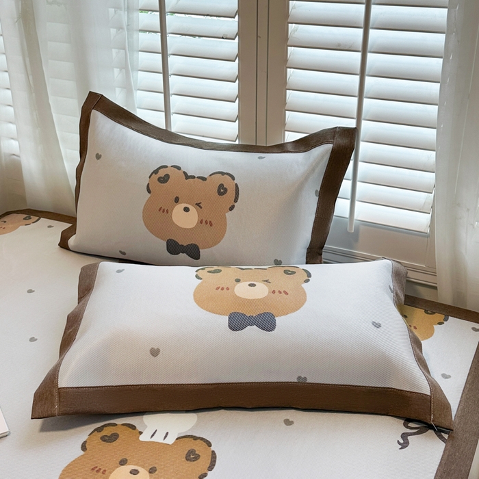 91家纺网 家纺一手货源 找家纺 席佬大 2025新款高克重卡通数码印花冰藤席床席床笠款 爱心熊-平铺款-平铺款