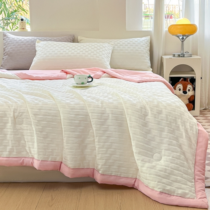 91家纺网 家纺一手货源 找家纺 欧邦 2025新款华夫格水洗棉夏被 白＋粉