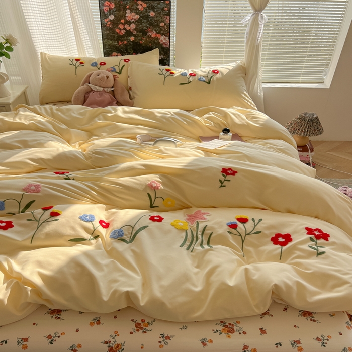 91家纺网 家纺一手货源 找家纺 子钦家纺 2025新款云朵棉毛巾绣床单床笠四件套宿舍儿童-繁花似锦 奶白
