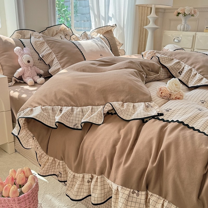 91家纺网 家纺一手货源 找家纺 大麦家纺 2025新款韩式花边亲肤棉四件套 格子樱桃