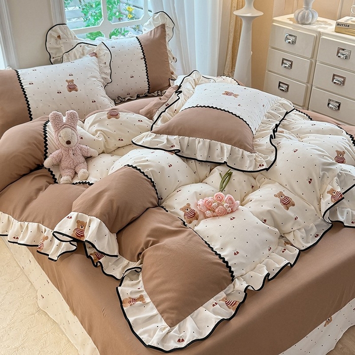 91家纺网 家纺一手货源 找家纺 大麦家纺 2025新款韩式花边亲肤棉四件套 贝贝熊