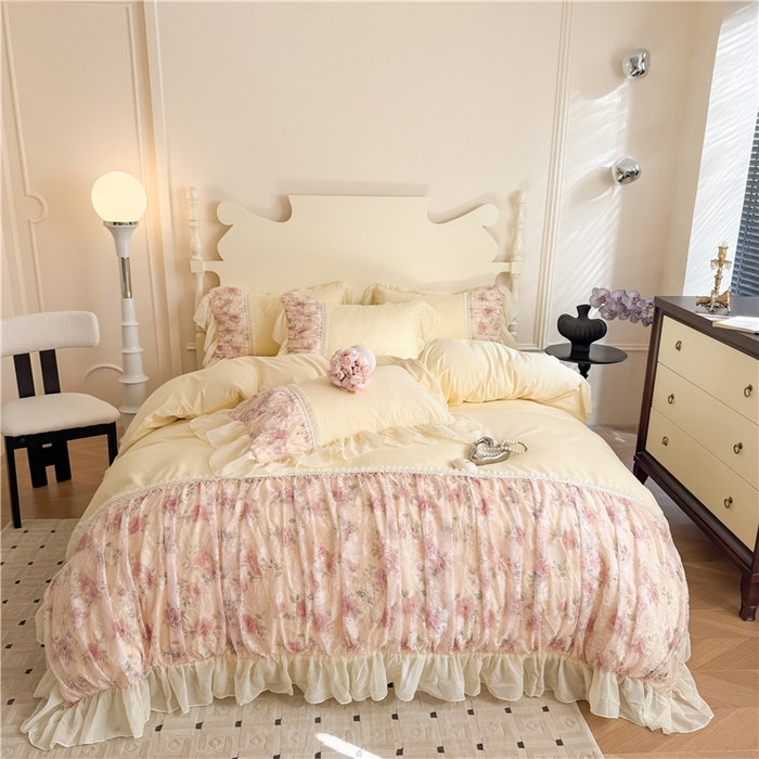 91家纺网 家纺一手货源 找家纺 富盛家纺 2025新款水洗亲肤棉雪纺印绣工艺四件套公主风四件套巴黎春天系列 巴黎春天-黄