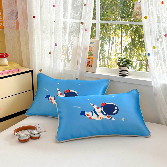 91家纺网 家纺一手货源 找家纺 ds生活馆 2025新款A类大版卡通凉感丝夏被 遨游太空