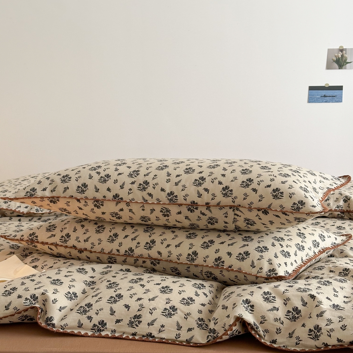 91家纺网 家纺一手货源 找家纺 2025新款春夏新品工艺款全棉双层纱贝壳边四件套 婉墨