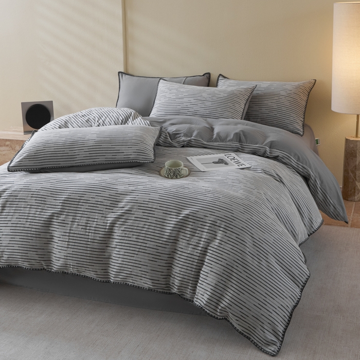 91家纺网 家纺一手货源 找家纺 2025新款亲肤全棉三层纱提花四件套 韵律-星灰