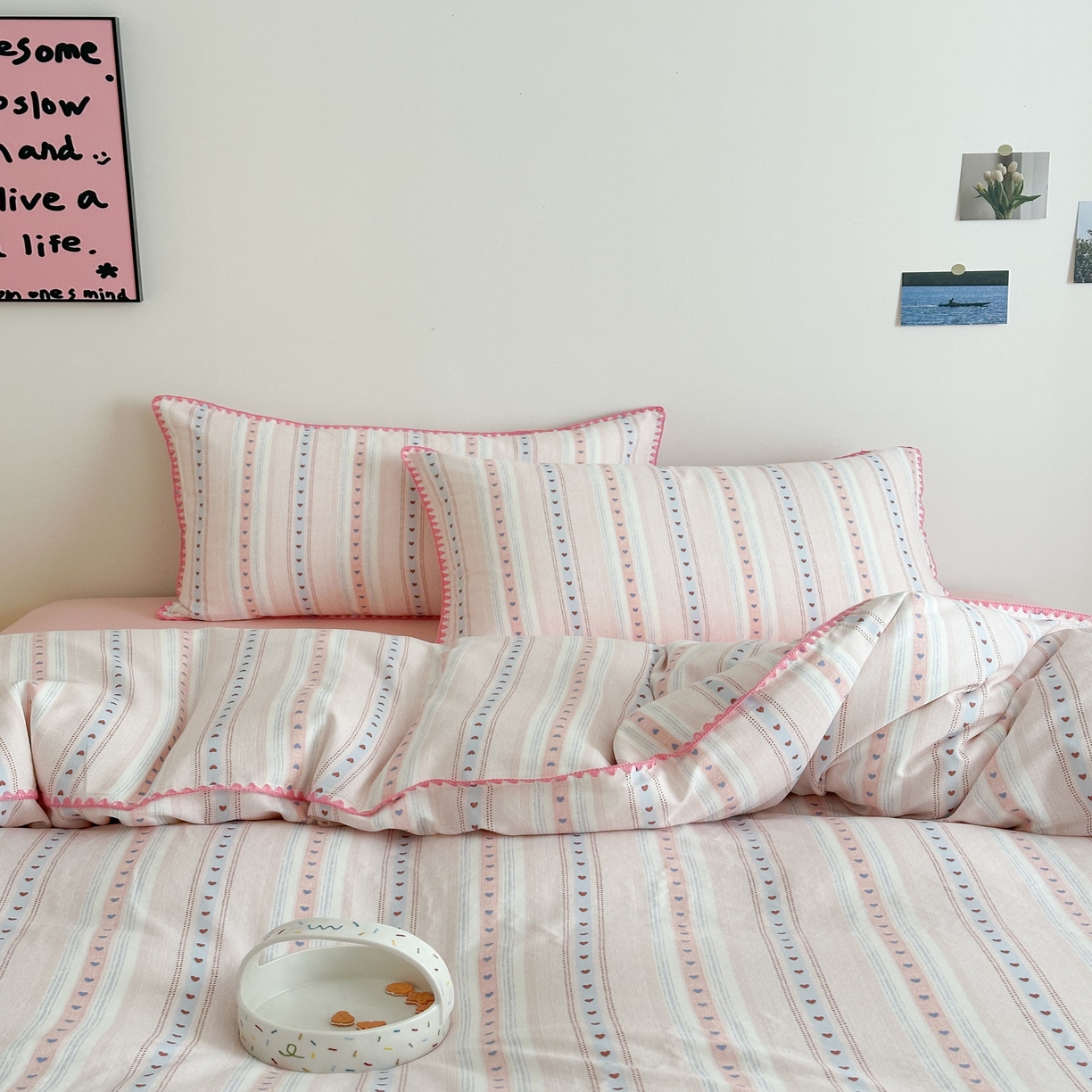 91家纺网 家纺一手货源 找家纺 2025新款春夏新品工艺款全棉双层纱贝壳边四件套 小心动