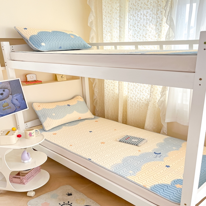 91家纺网 家纺一手货源 找家纺 川悦生活 2025新款小阪凉感丝印花凉席-学生床 海盐星空